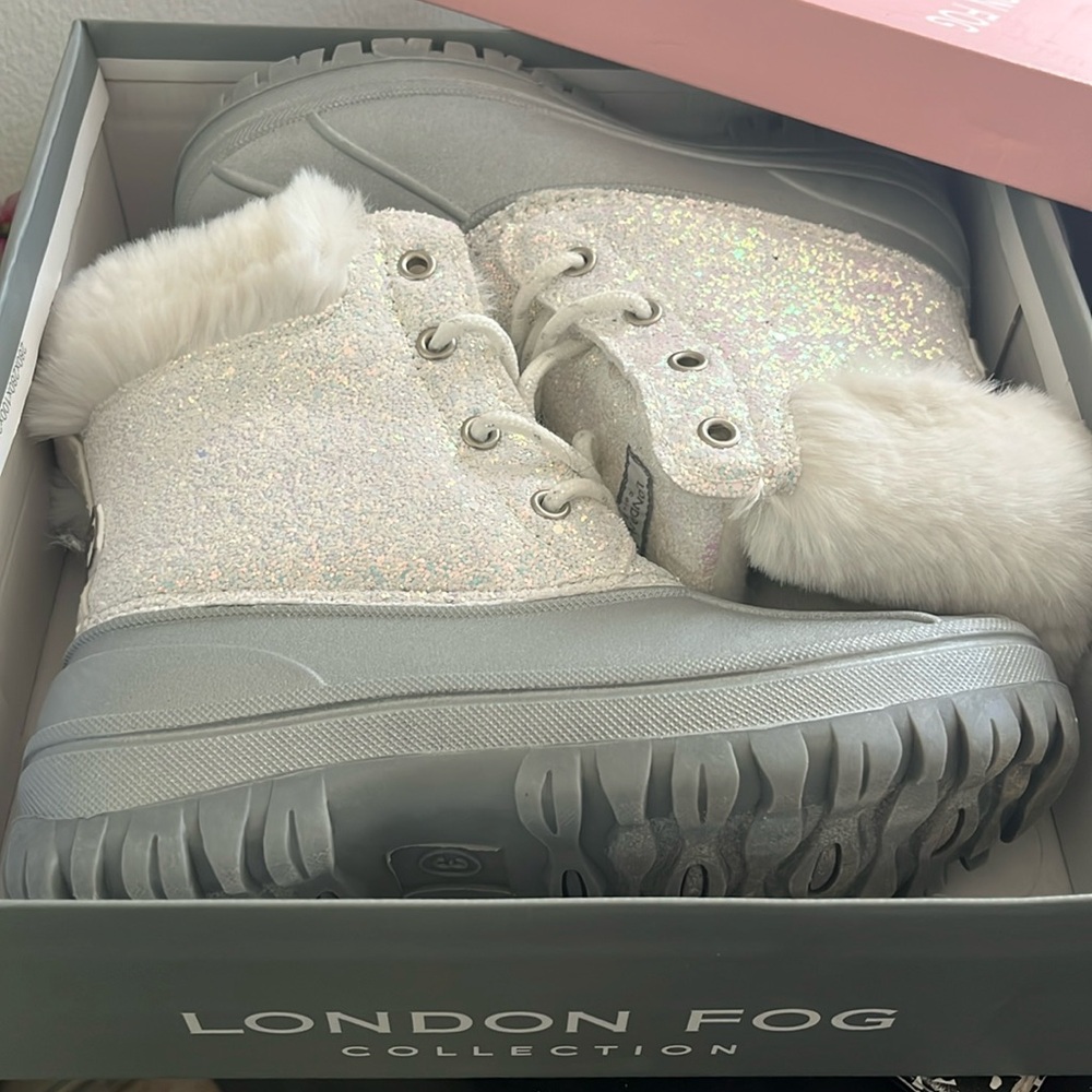 Girls snow boots
